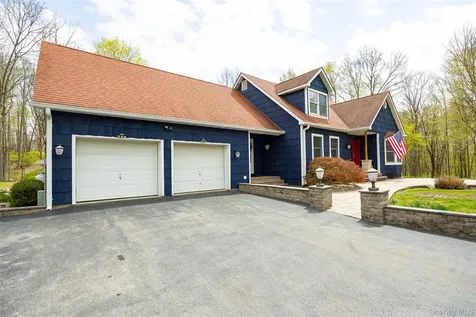 64 Travis Road Pleasant Valley NY 12538