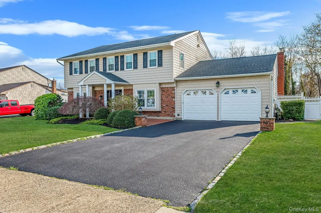 128 Pace Drive S West Islip NY 11795