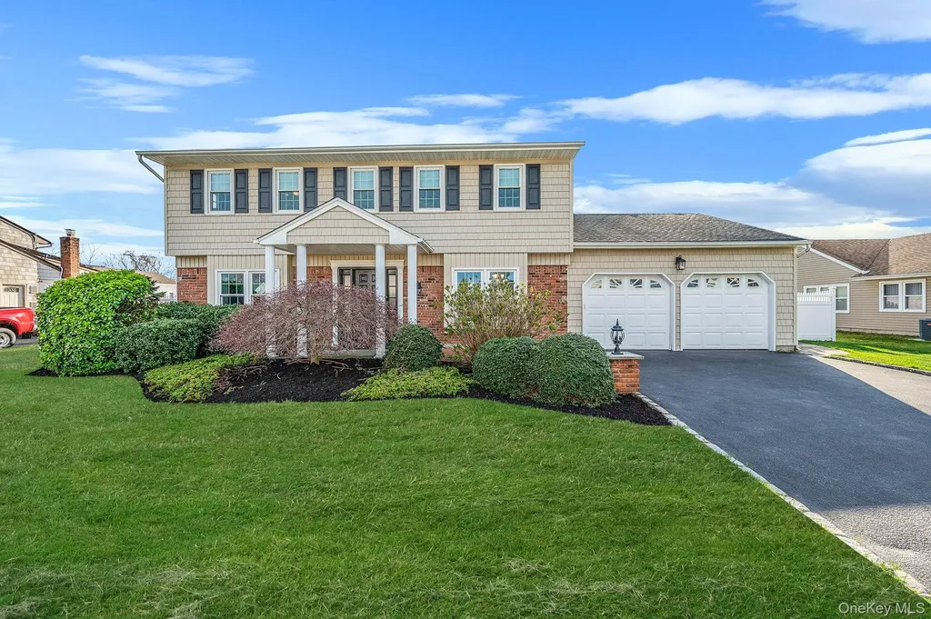 128 Pace Drive S West Islip NY 11795