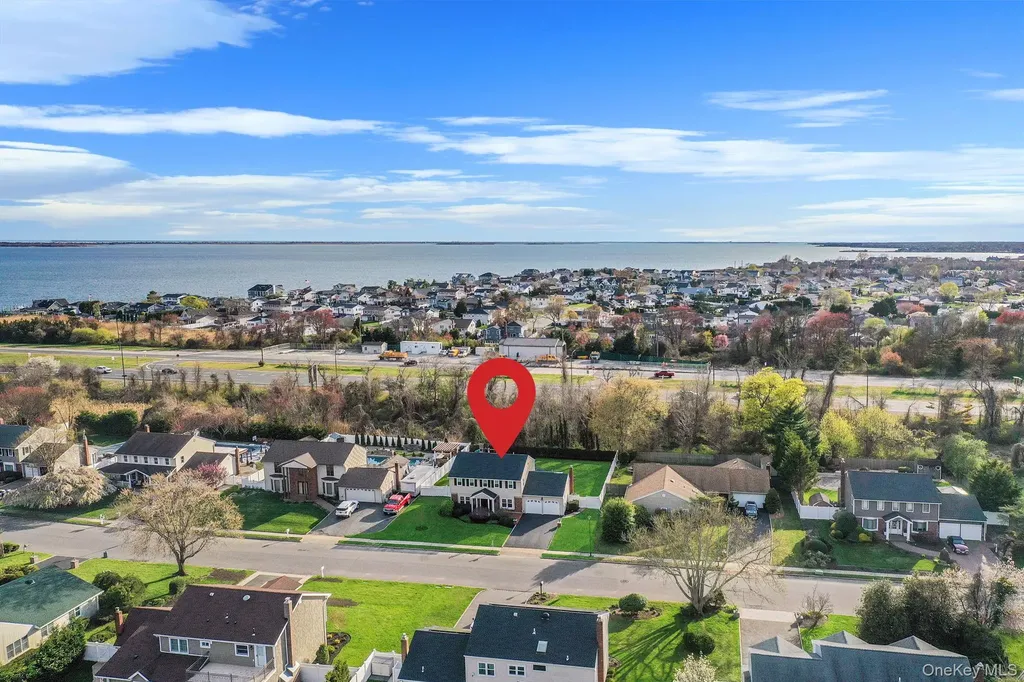 128 Pace Drive S West Islip NY 11795