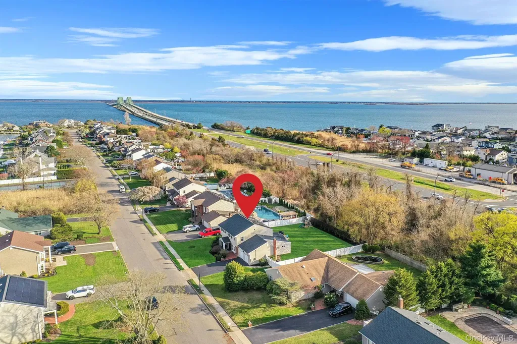 128 Pace Drive S West Islip NY 11795