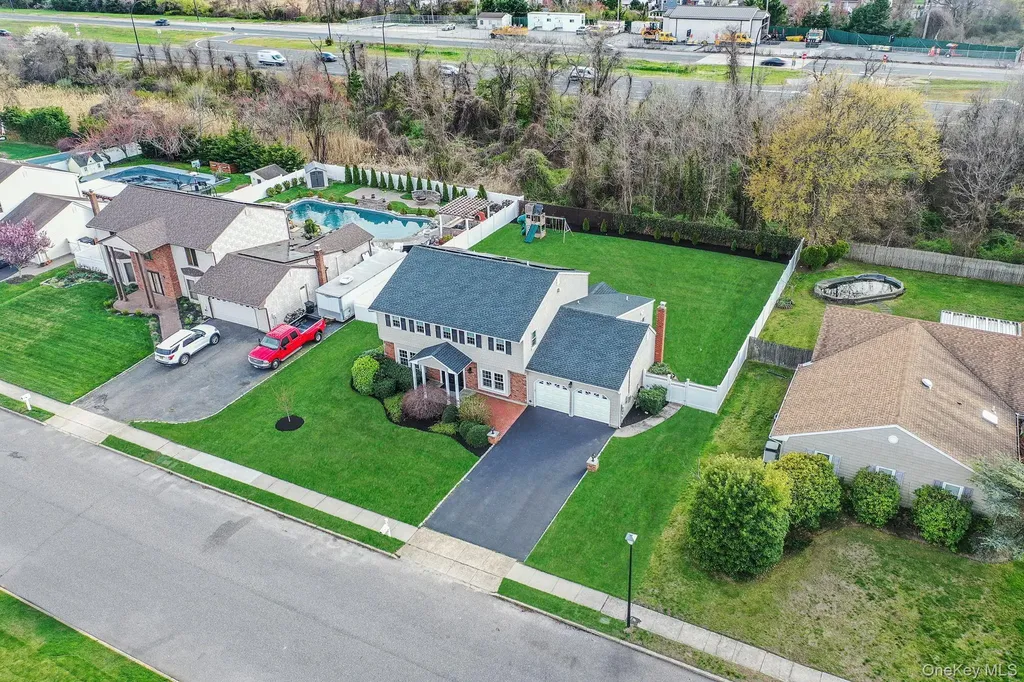 128 Pace Drive S West Islip NY 11795