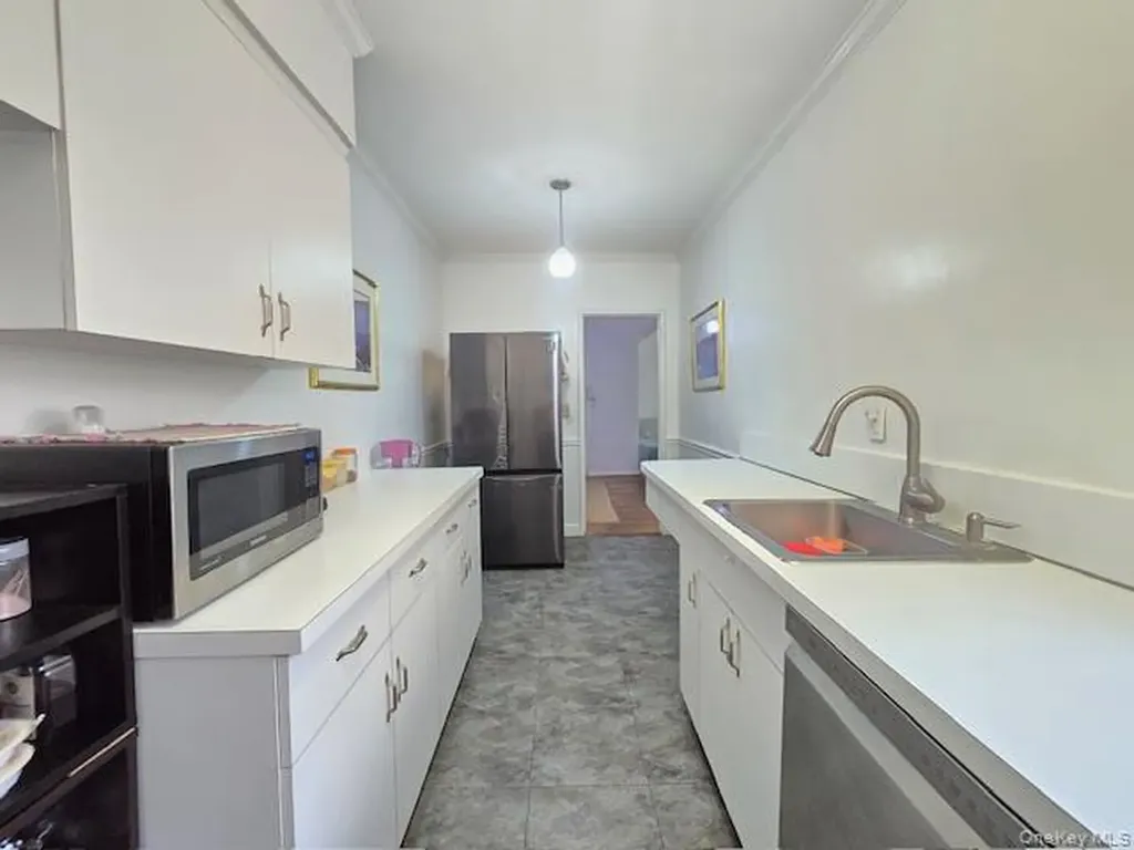 46 Grace Avenue Great Neck NY 11021