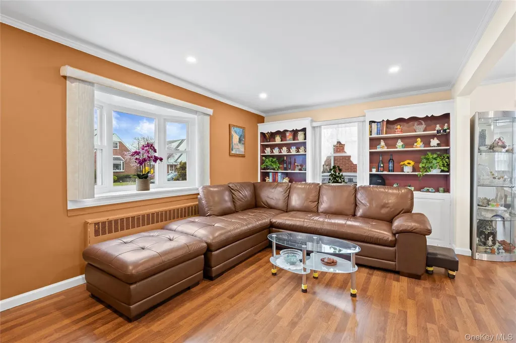 218 Brown Street Mineola NY 11501