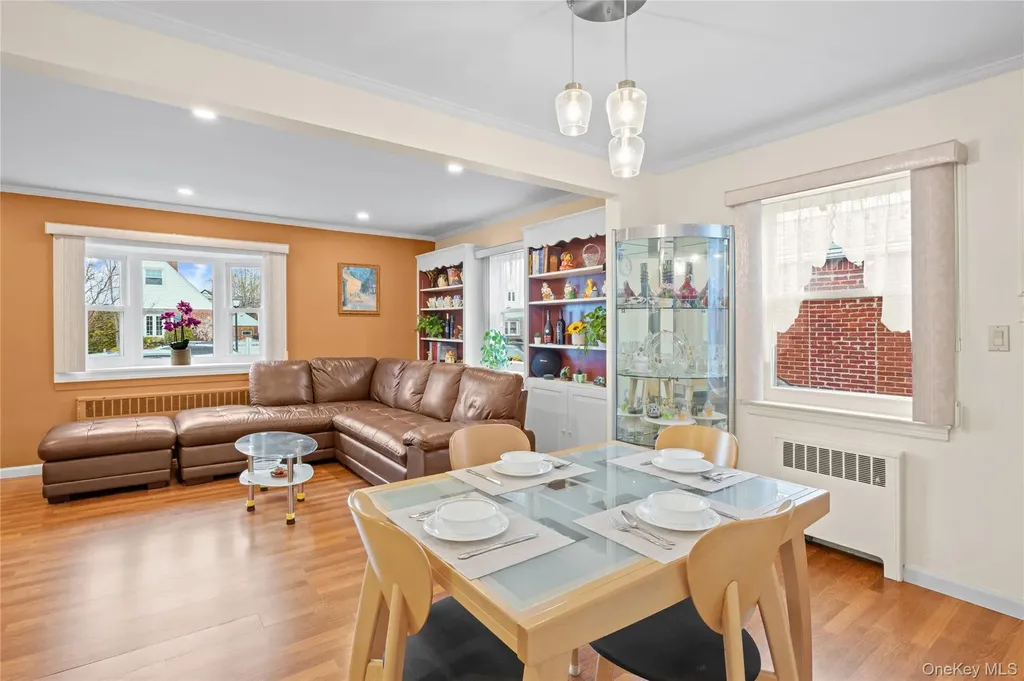 218 Brown Street Mineola NY 11501