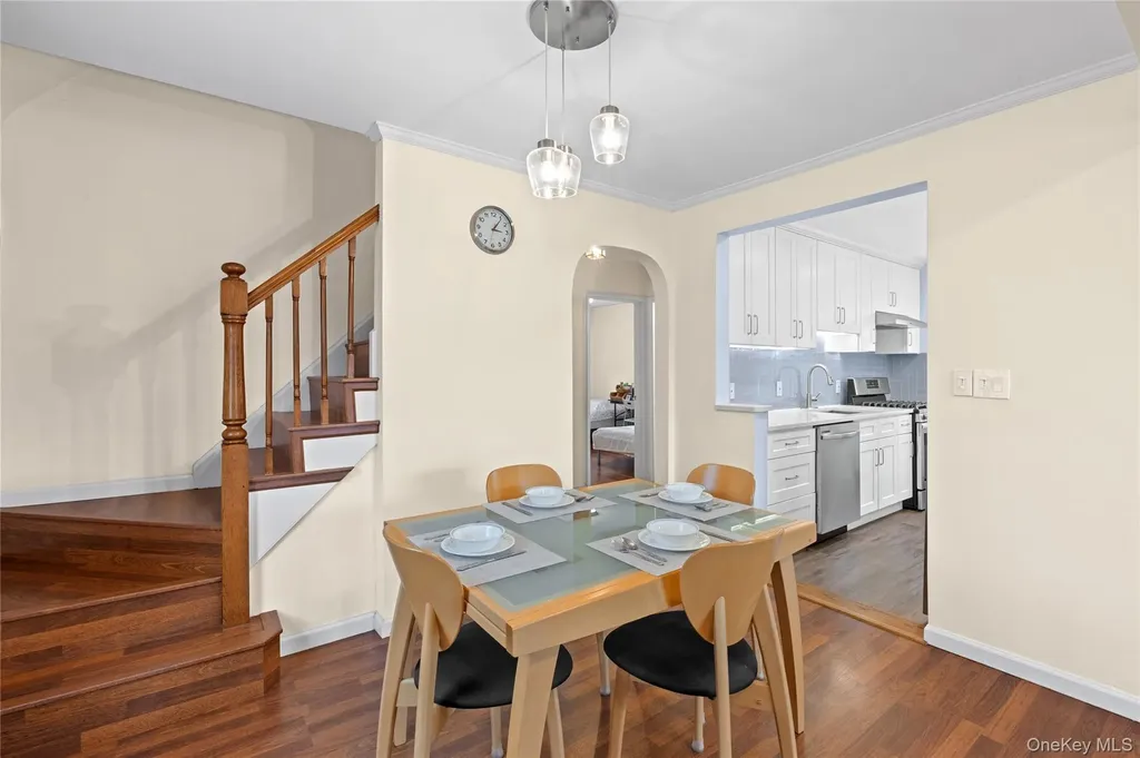 218 Brown Street Mineola NY 11501