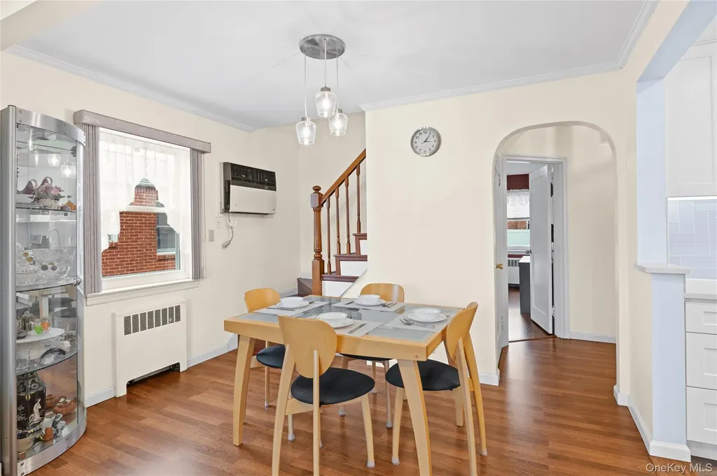 218 Brown Street Mineola NY 11501