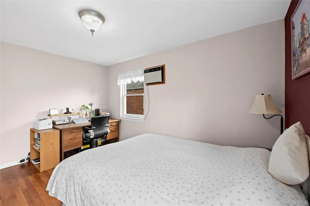 218 Brown Street Mineola NY 11501