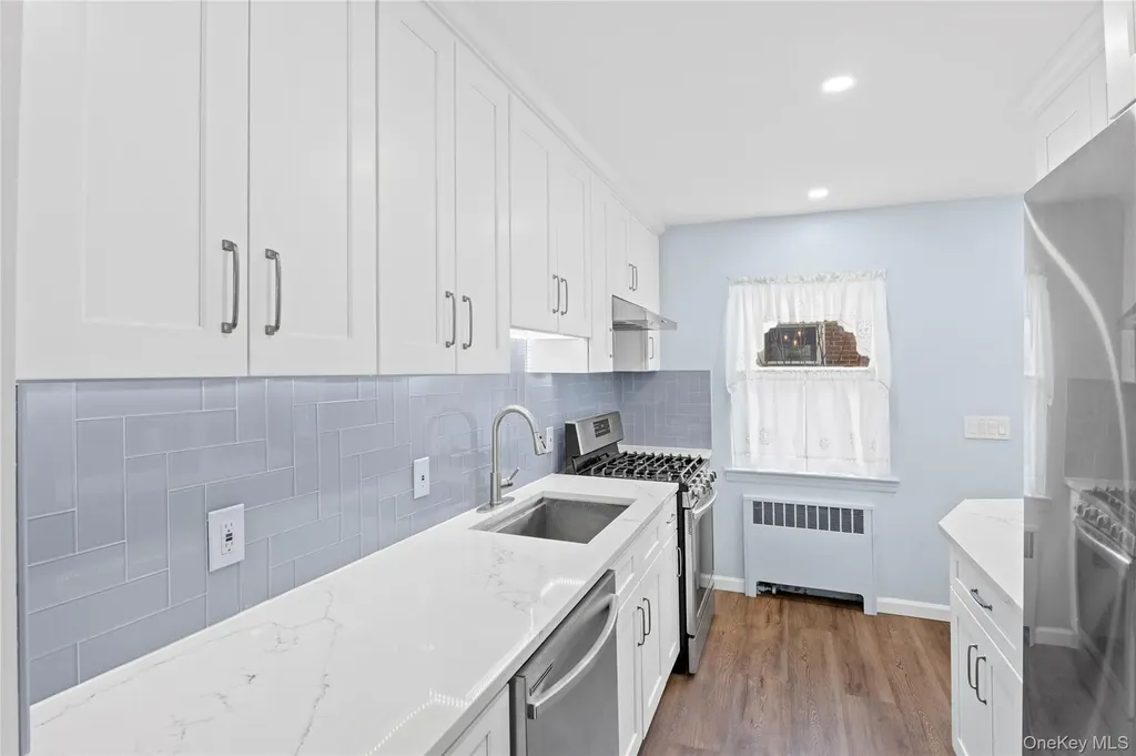 218 Brown Street Mineola NY 11501