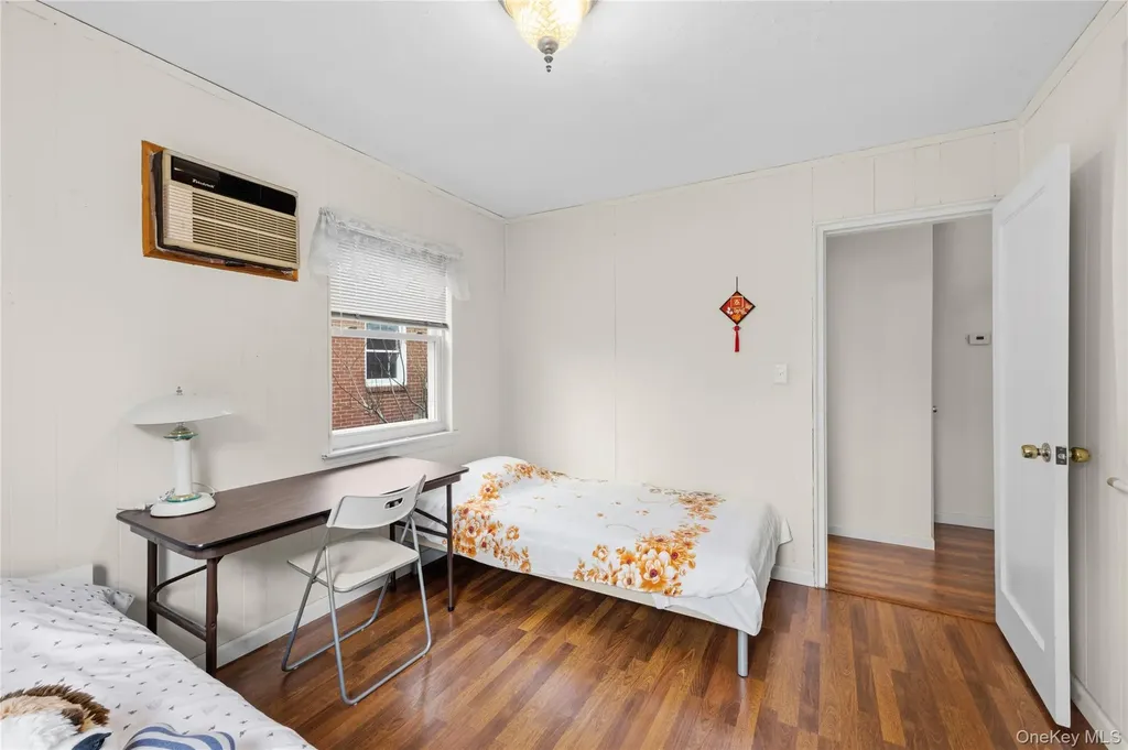 218 Brown Street Mineola NY 11501
