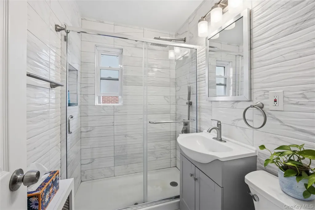 218 Brown Street Mineola NY 11501