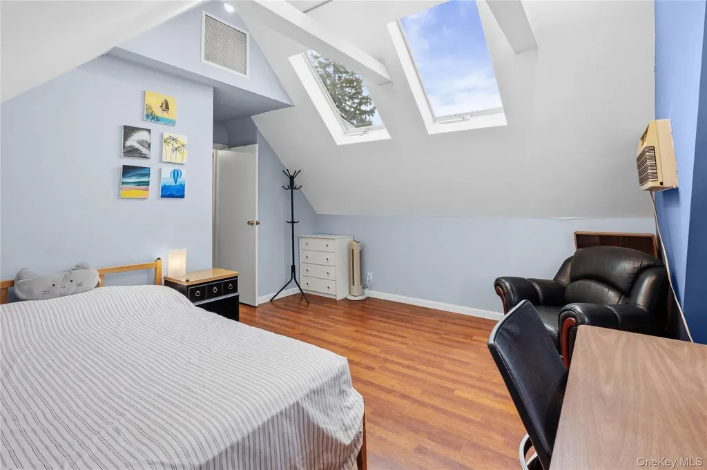 218 Brown Street Mineola NY 11501