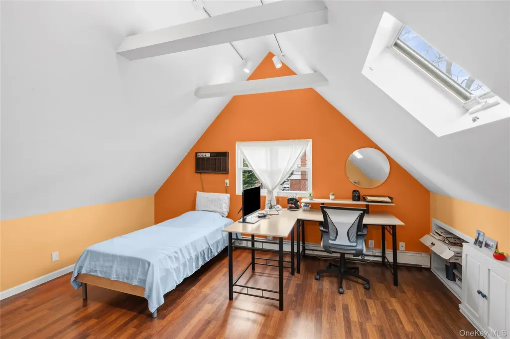 218 Brown Street Mineola NY 11501