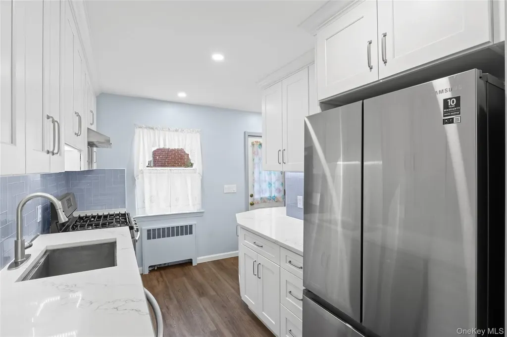218 Brown Street Mineola NY 11501