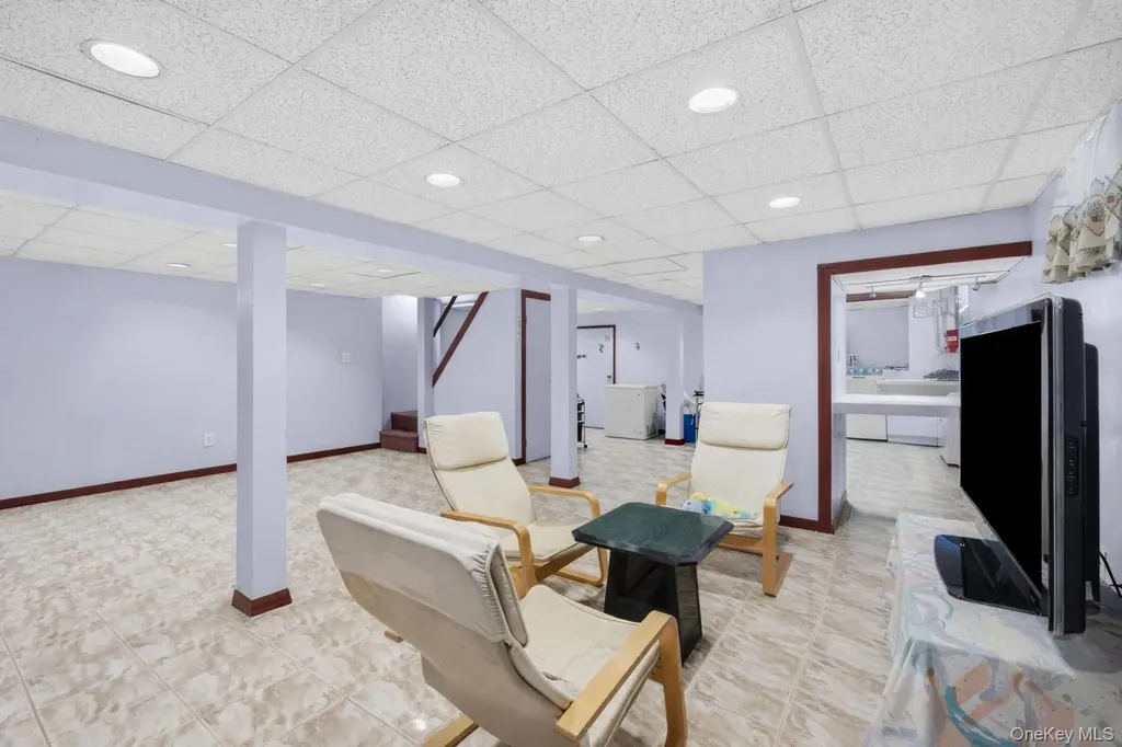 218 Brown Street Mineola NY 11501