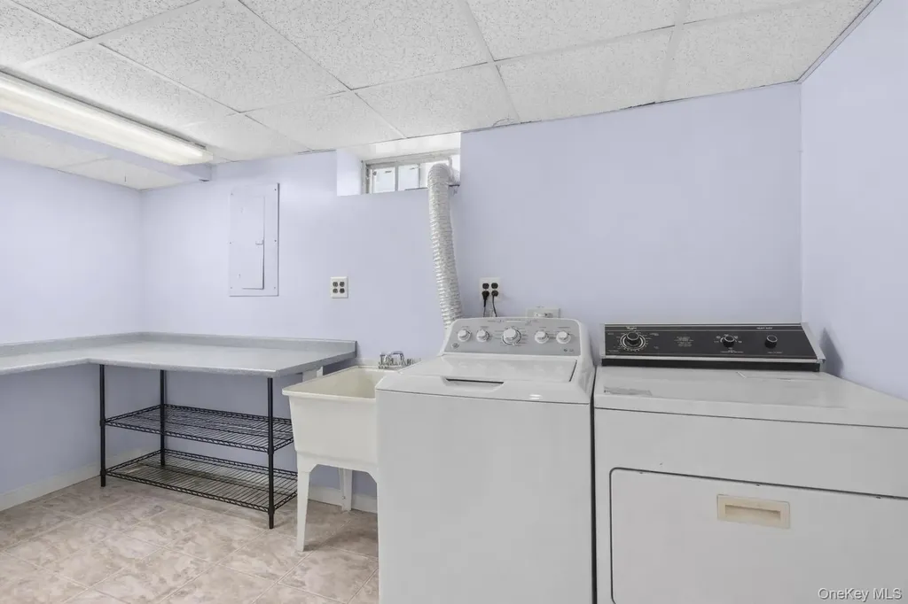 218 Brown Street Mineola NY 11501