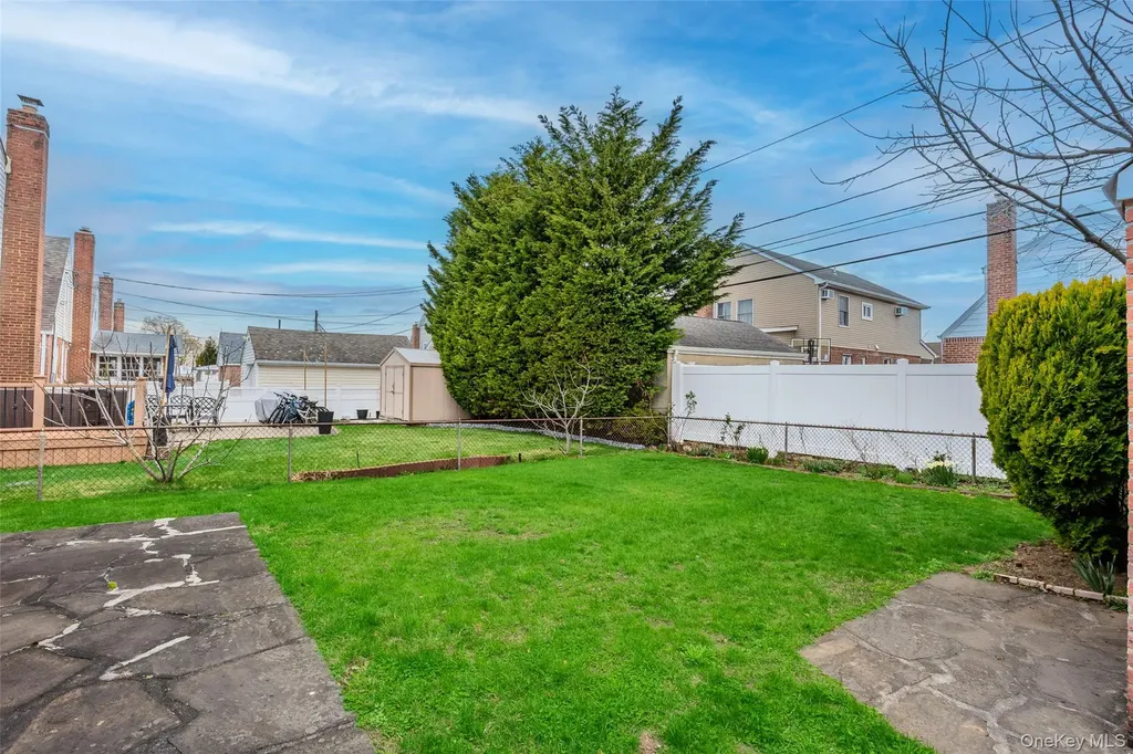 218 Brown Street Mineola NY 11501