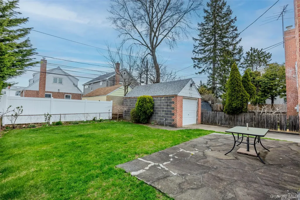218 Brown Street Mineola NY 11501