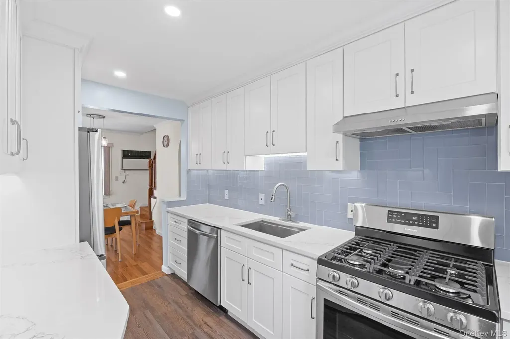 218 Brown Street Mineola NY 11501
