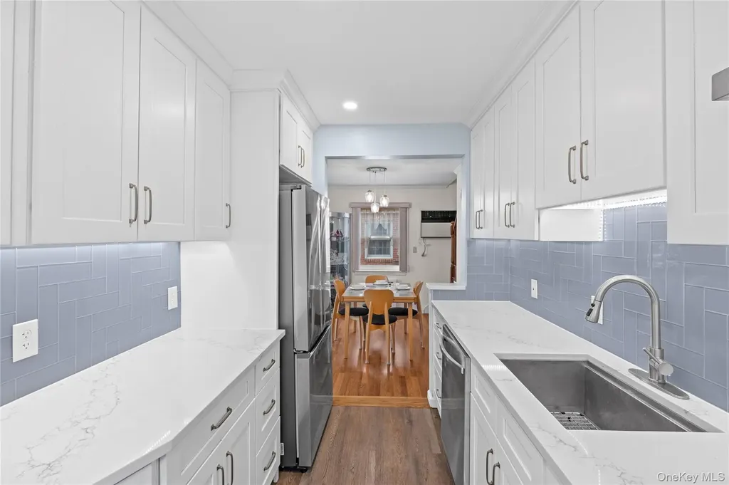 218 Brown Street Mineola NY 11501