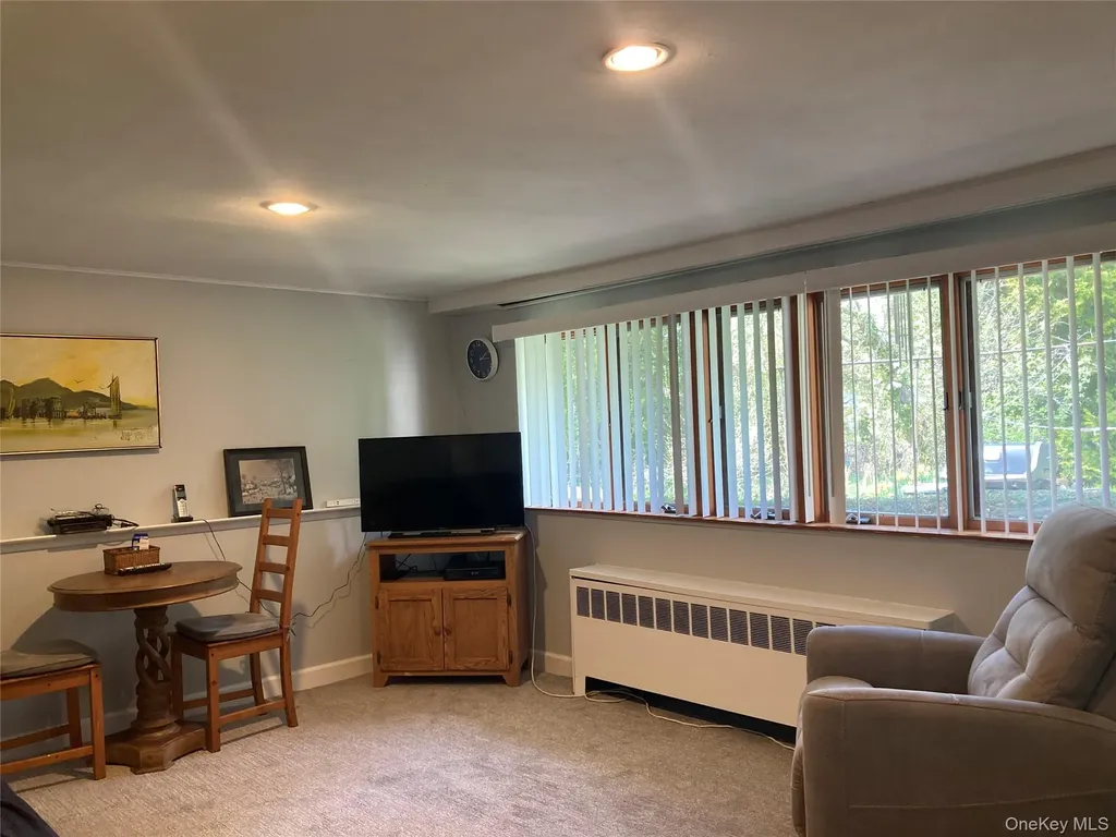 16 Upper Drive Huntington NY 11743