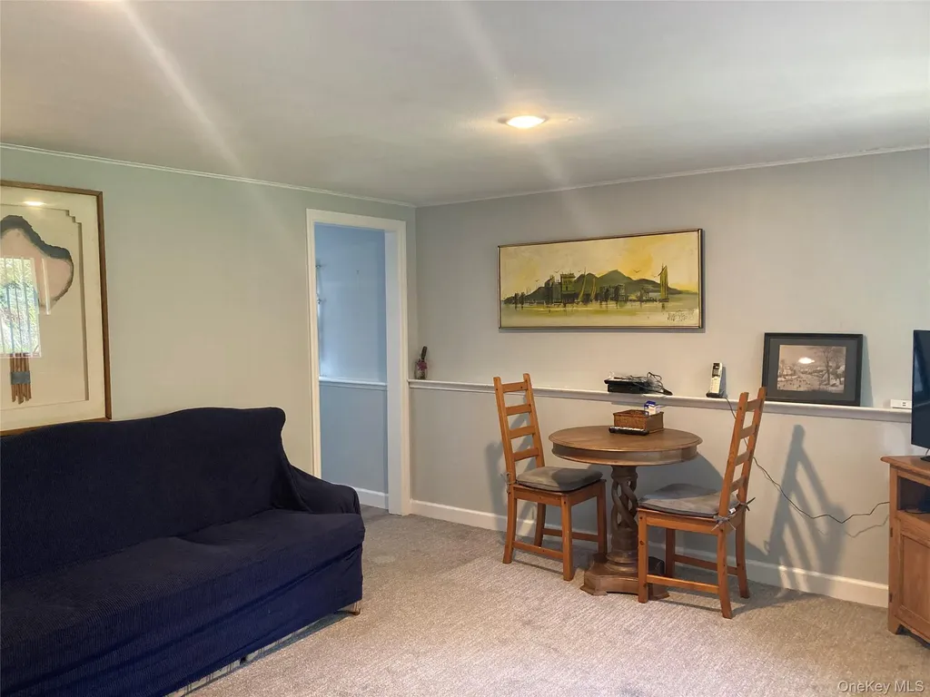 16 Upper Drive Huntington NY 11743