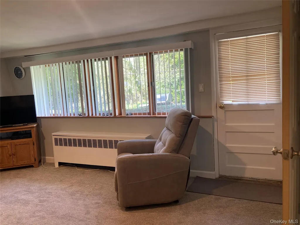 16 Upper Drive Huntington NY 11743