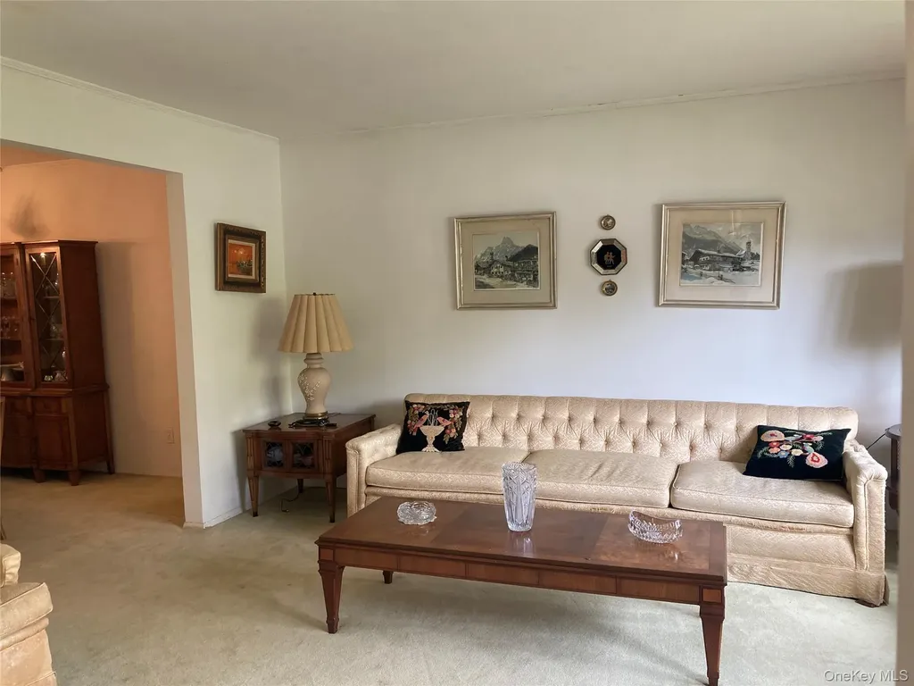 16 Upper Drive Huntington NY 11743