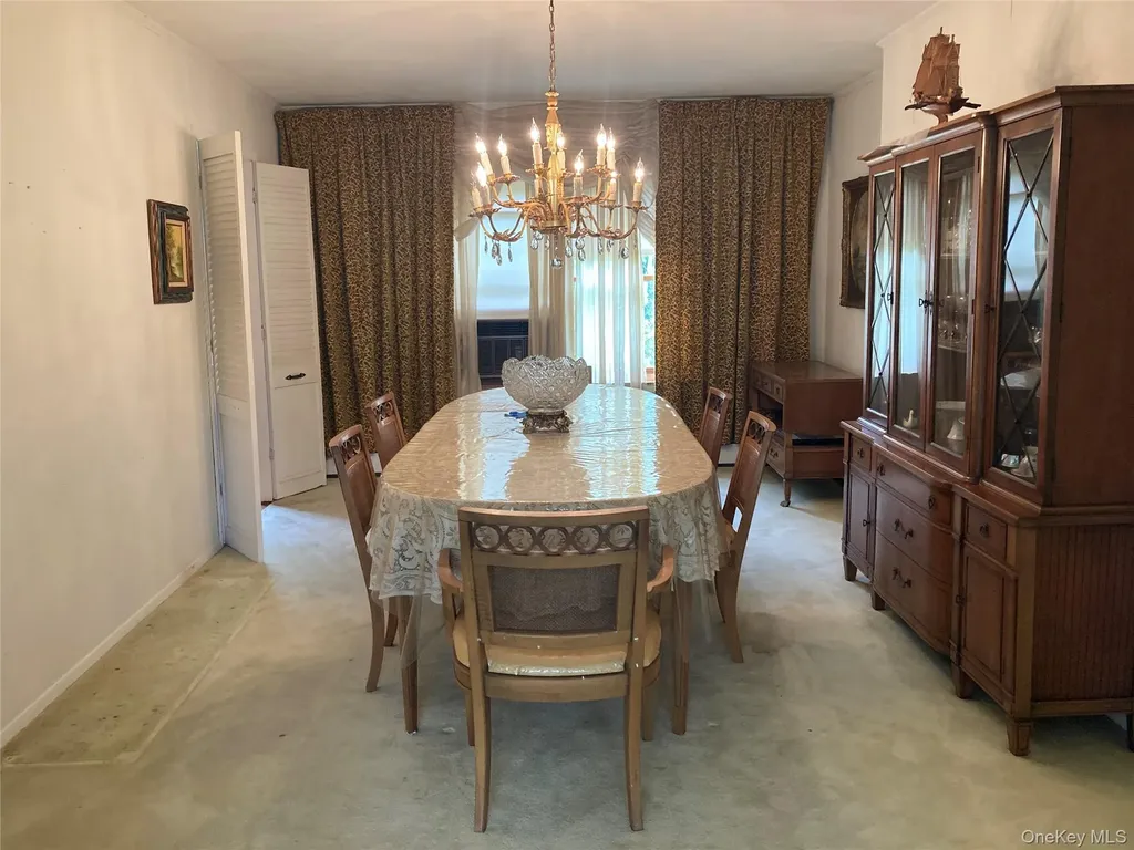 16 Upper Drive Huntington NY 11743