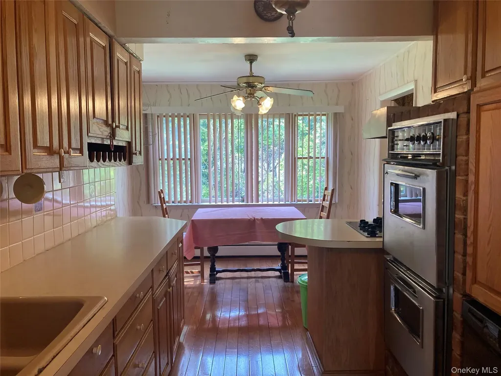 16 Upper Drive Huntington NY 11743