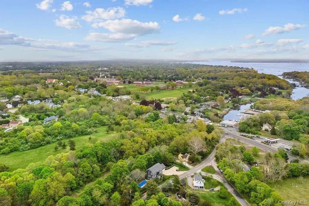 480 Ackerly Pond Lane Southold NY 11971