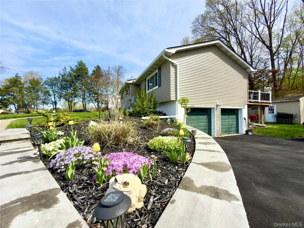 22 Buttermilk Drive Poughkeepsie NY 12601