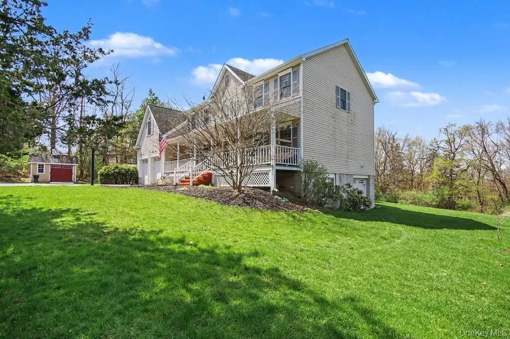 3 Brenner Ridge Road Pleasant Valley NY 12569