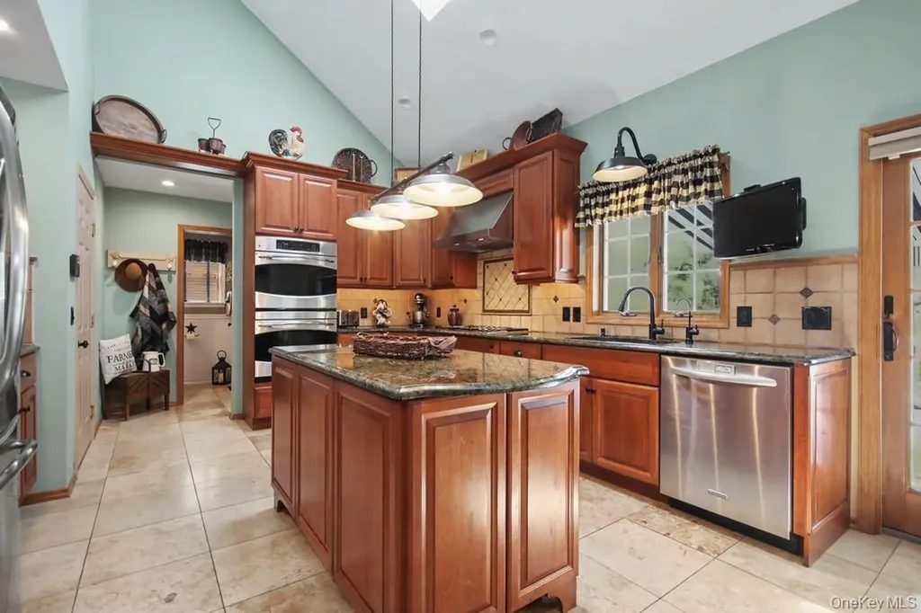3 Brenner Ridge Road Pleasant Valley NY 12569