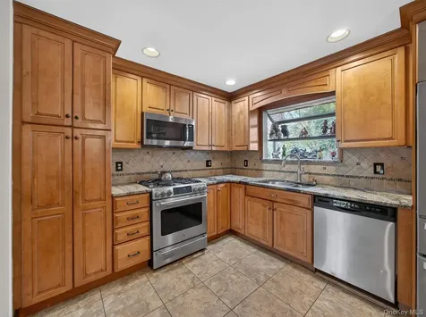 54 East Street West Nyack NY 10994