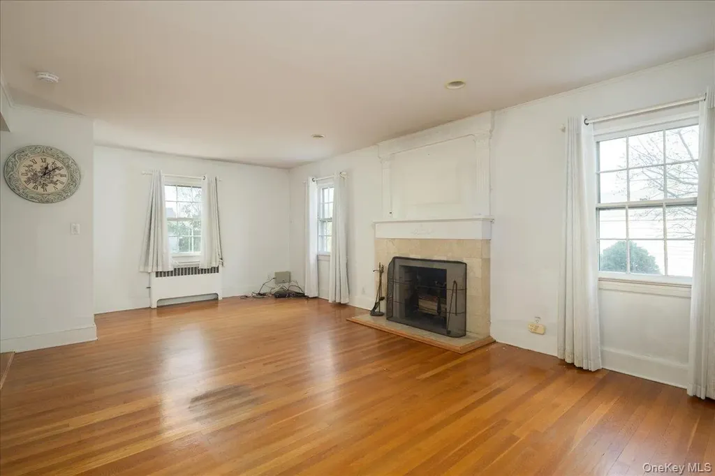 3937 John Lane Seaford NY 11783