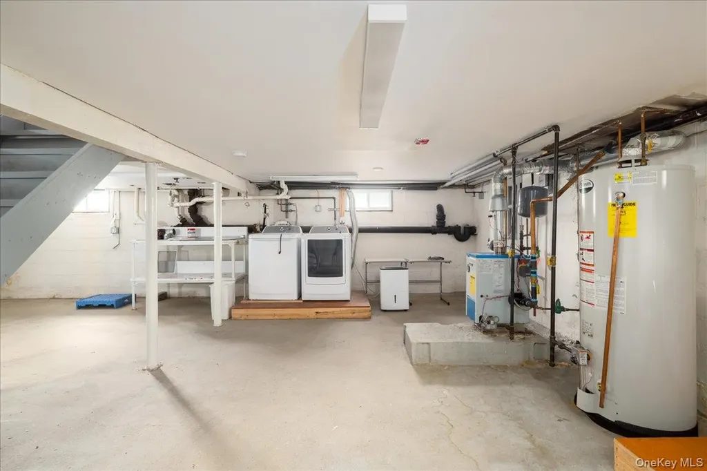 3937 John Lane Seaford NY 11783
