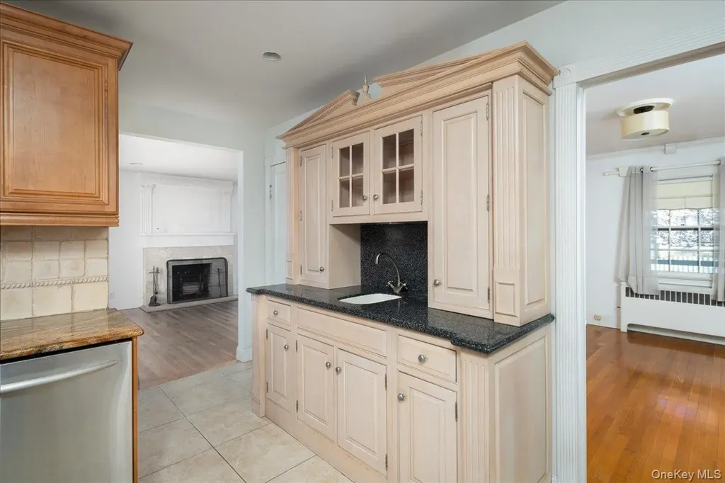 3937 John Lane Seaford NY 11783