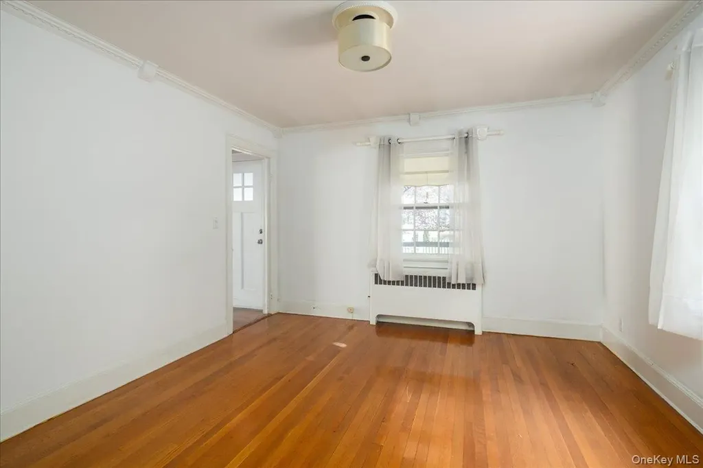 3937 John Lane Seaford NY 11783