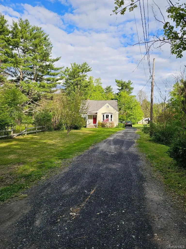 104 Canal Drive Godeffroy NY 12729