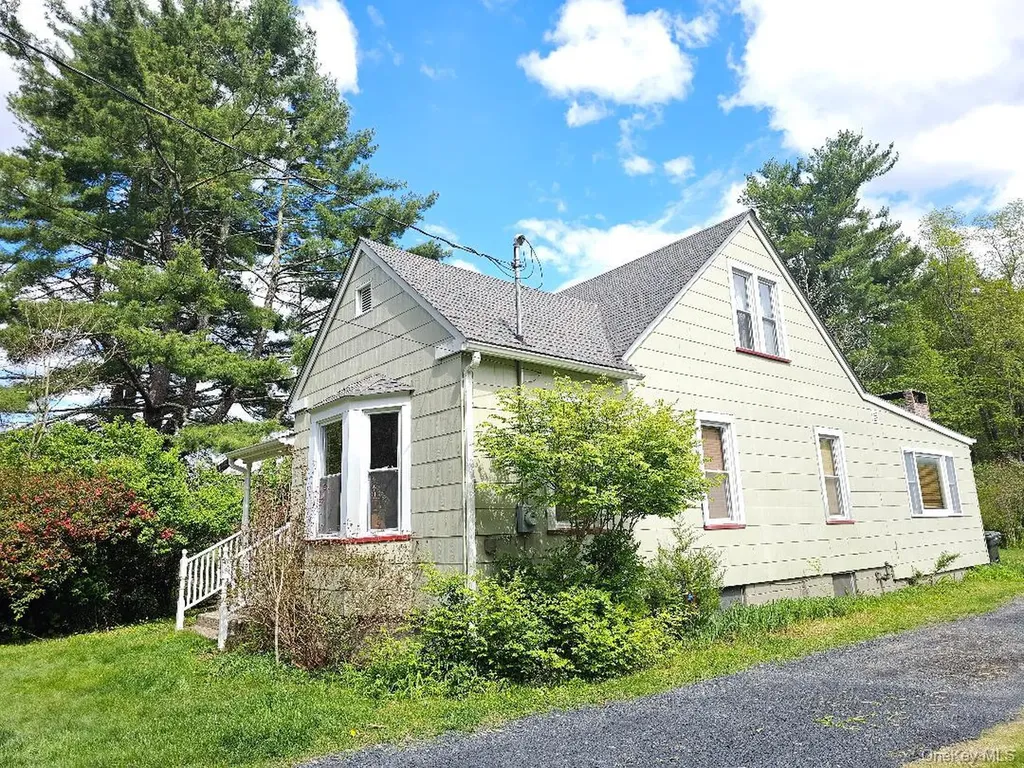 104 Canal Drive Godeffroy NY 12729