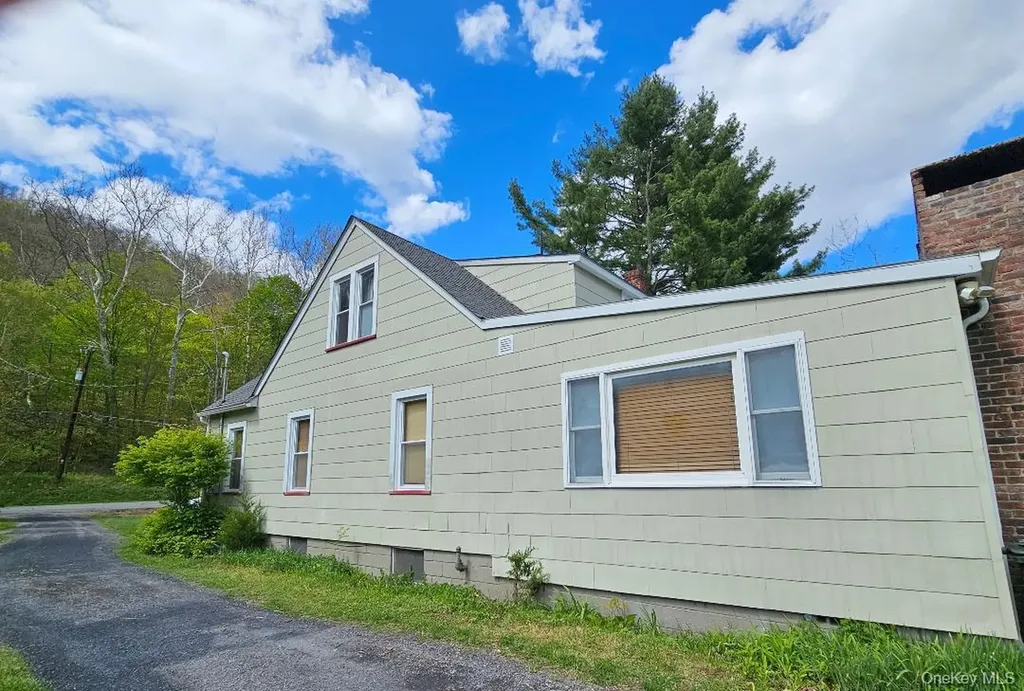 104 Canal Drive Godeffroy NY 12729