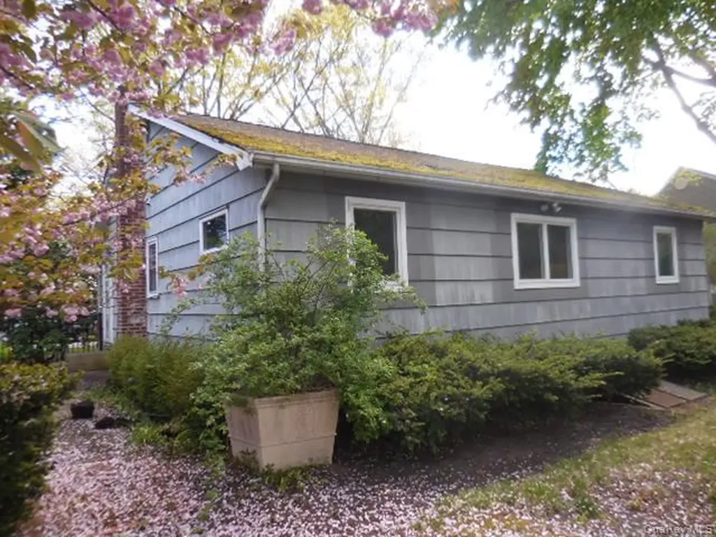 194 Phyllis Drive Patchogue NY 11772