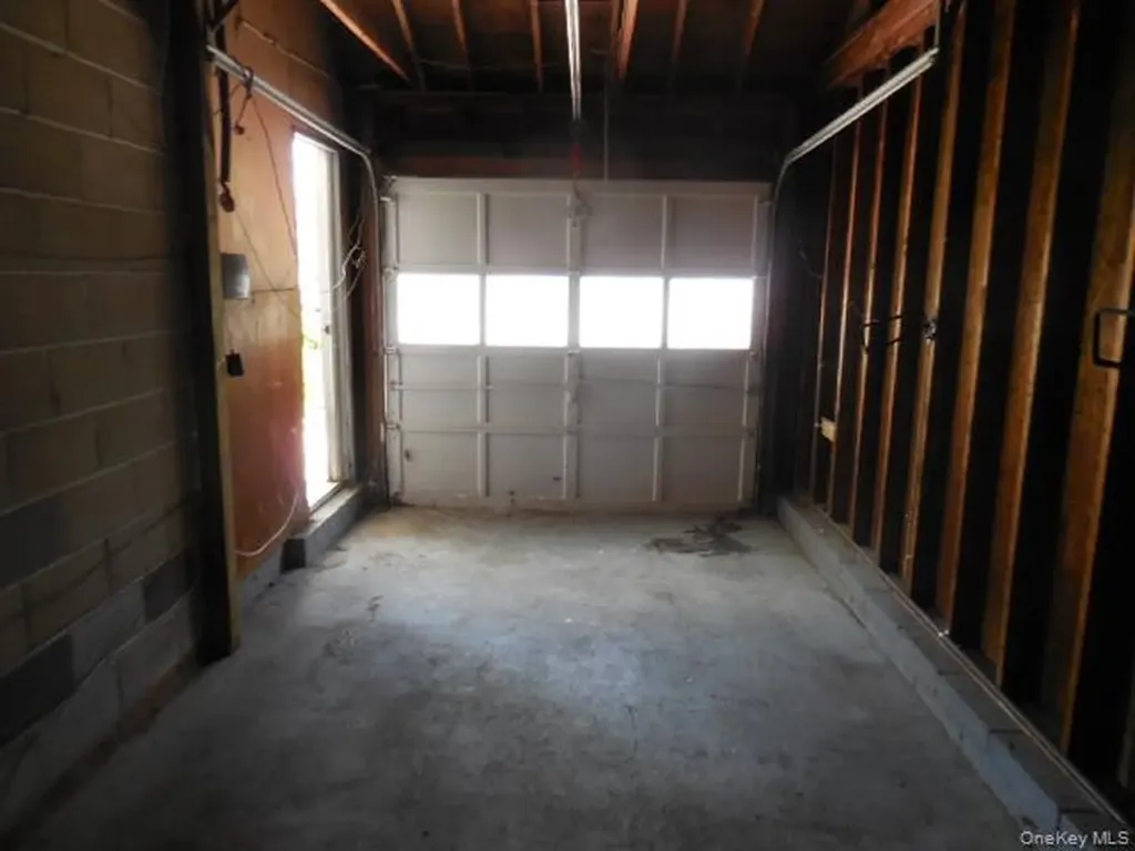 194 Phyllis Drive Patchogue NY 11772