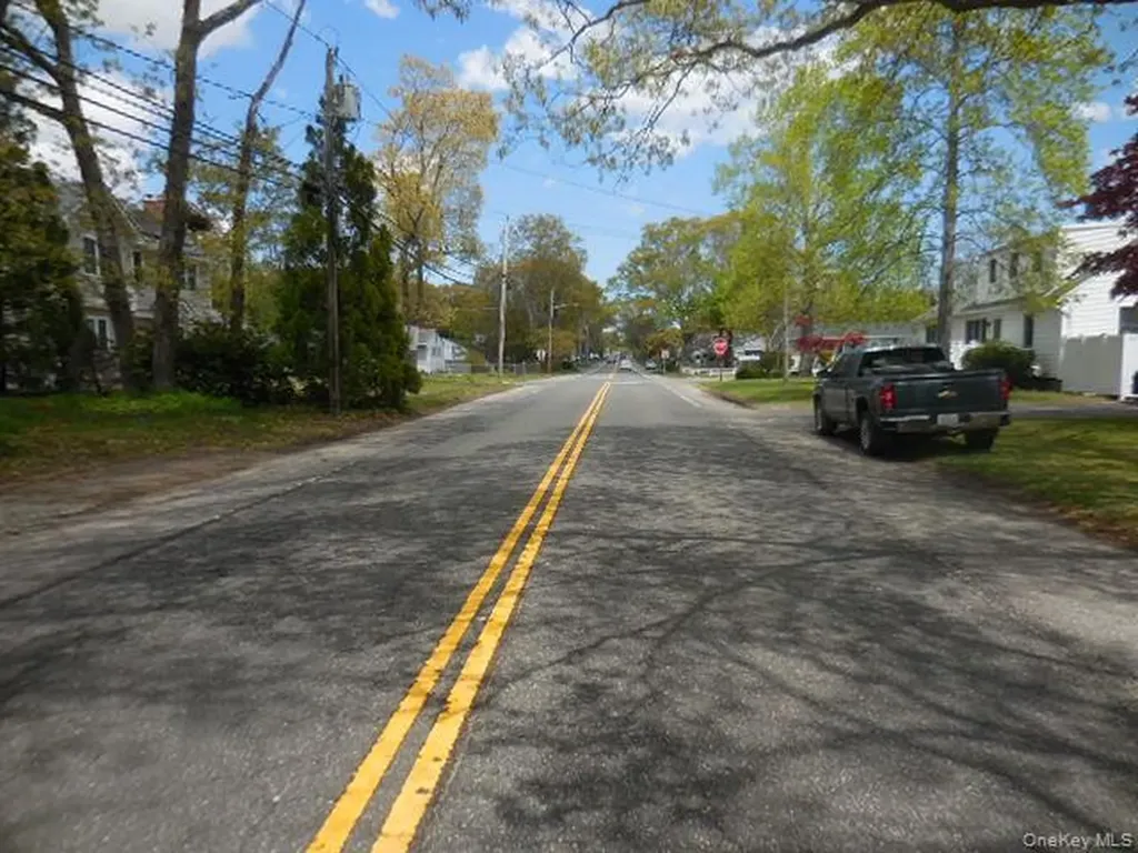 194 Phyllis Drive Patchogue NY 11772