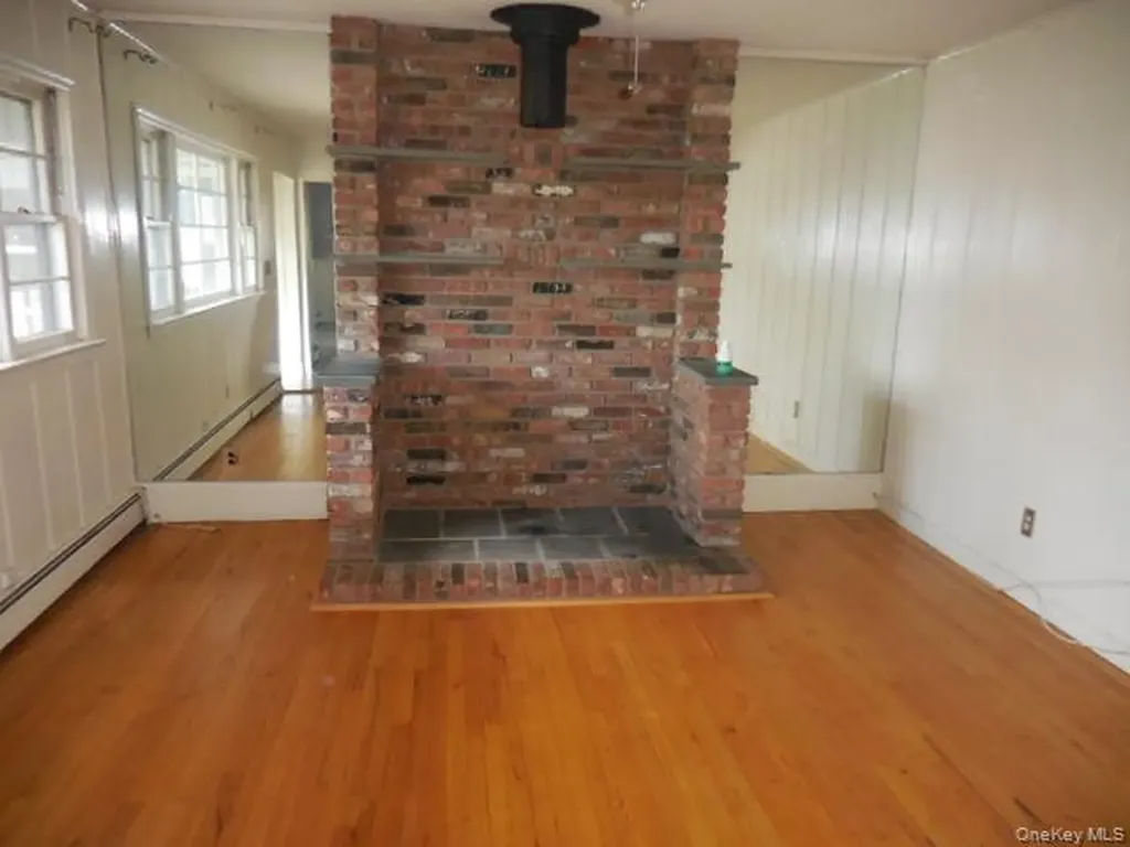 194 Phyllis Drive Patchogue NY 11772