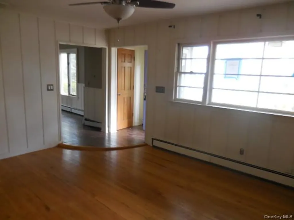 194 Phyllis Drive Patchogue NY 11772