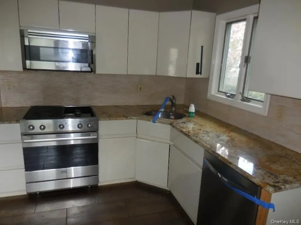 194 Phyllis Drive Patchogue NY 11772