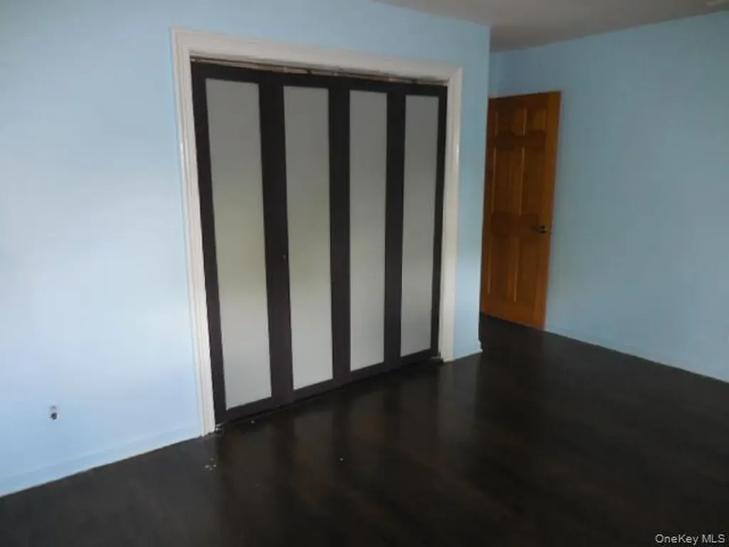 194 Phyllis Drive Patchogue NY 11772