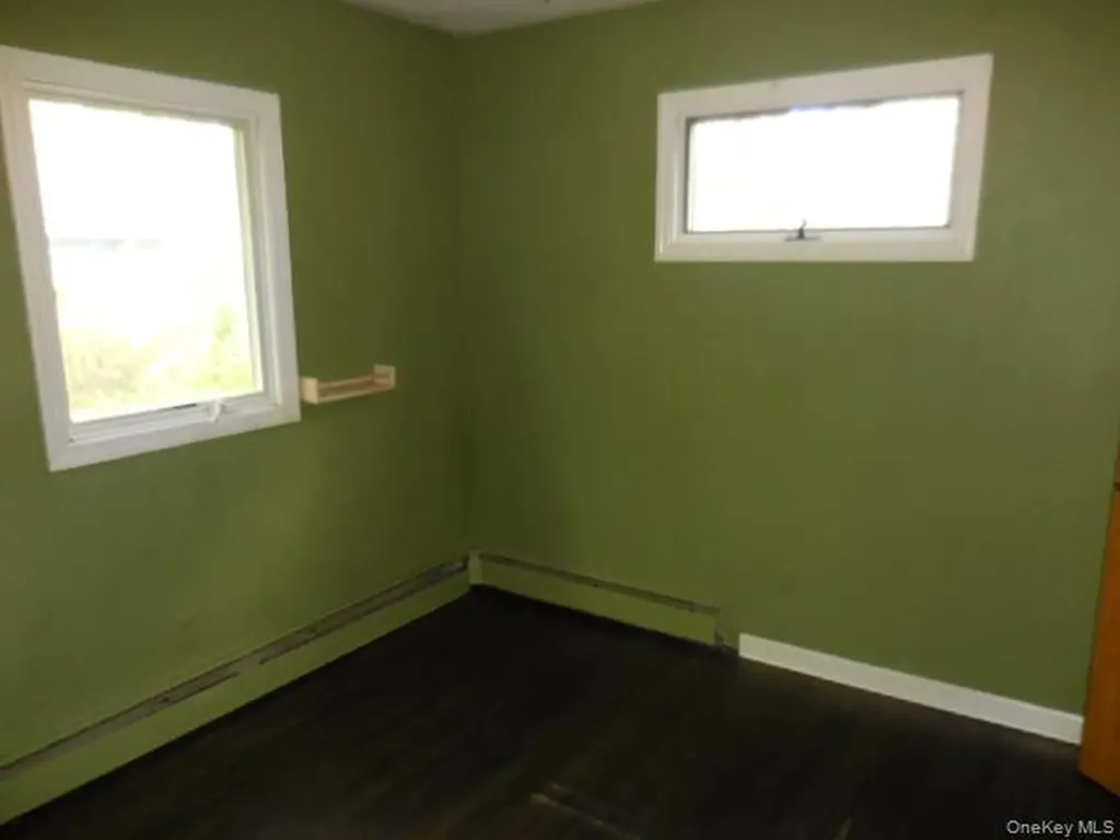 194 Phyllis Drive Patchogue NY 11772